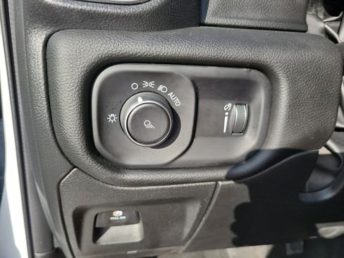 Used 2024 RAM 1500 Laramie image 39