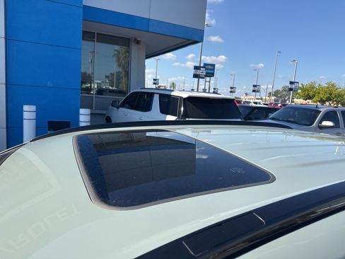 Used 2021 Toyota RAV4 XLE Premium image 8