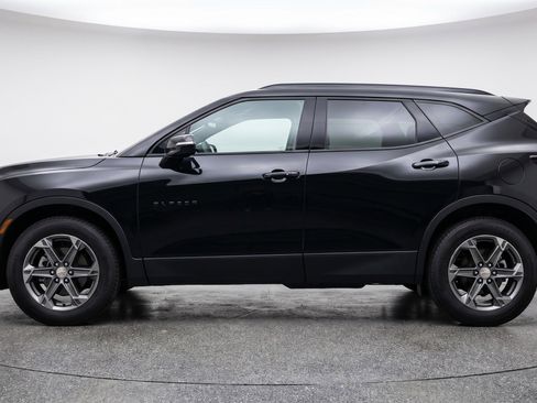 Used 2025 Chevrolet Blazer LT FWD image 5