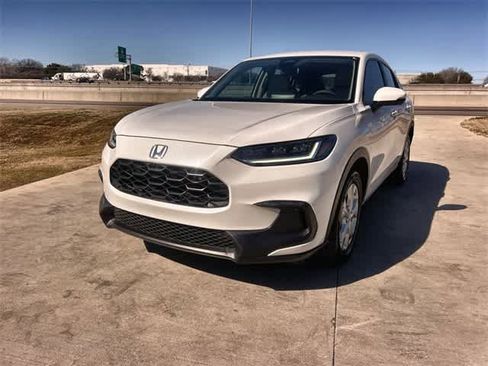 Used 2025 Honda HR-V LX image 2