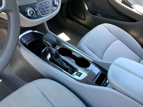 Used 2025 Chevrolet Malibu LT FWD image 16