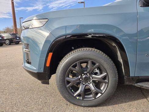 New 2026 Jeep Grand Wagoneer Limited AWD/4WD image 5