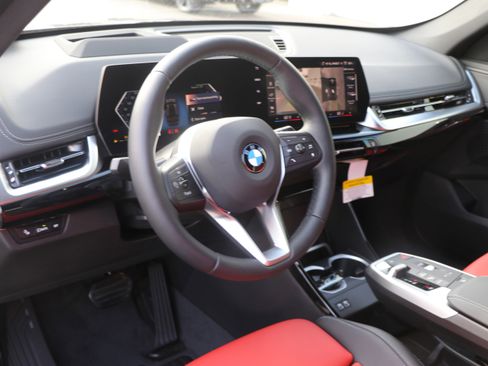 Certified 2025 BMW X1 xDrive28i w/ Technology Package image 14