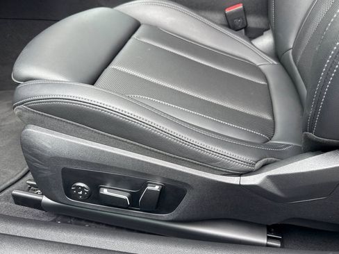 Used 2025 BMW 430i Coupe w/ Premium Package image 14