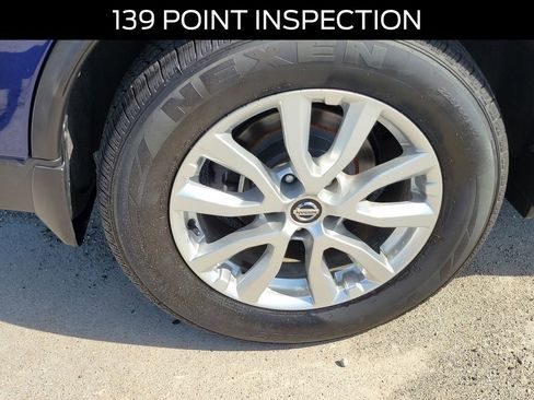 Used 2018 Nissan Rogue SV w/ Premium Package FWD image 5