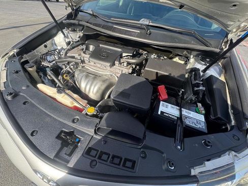 Used 2014 Toyota Camry SE w/ Moonroof Package image 30