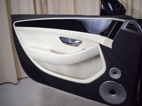 New 2025 Bentley Continental GTC image 37