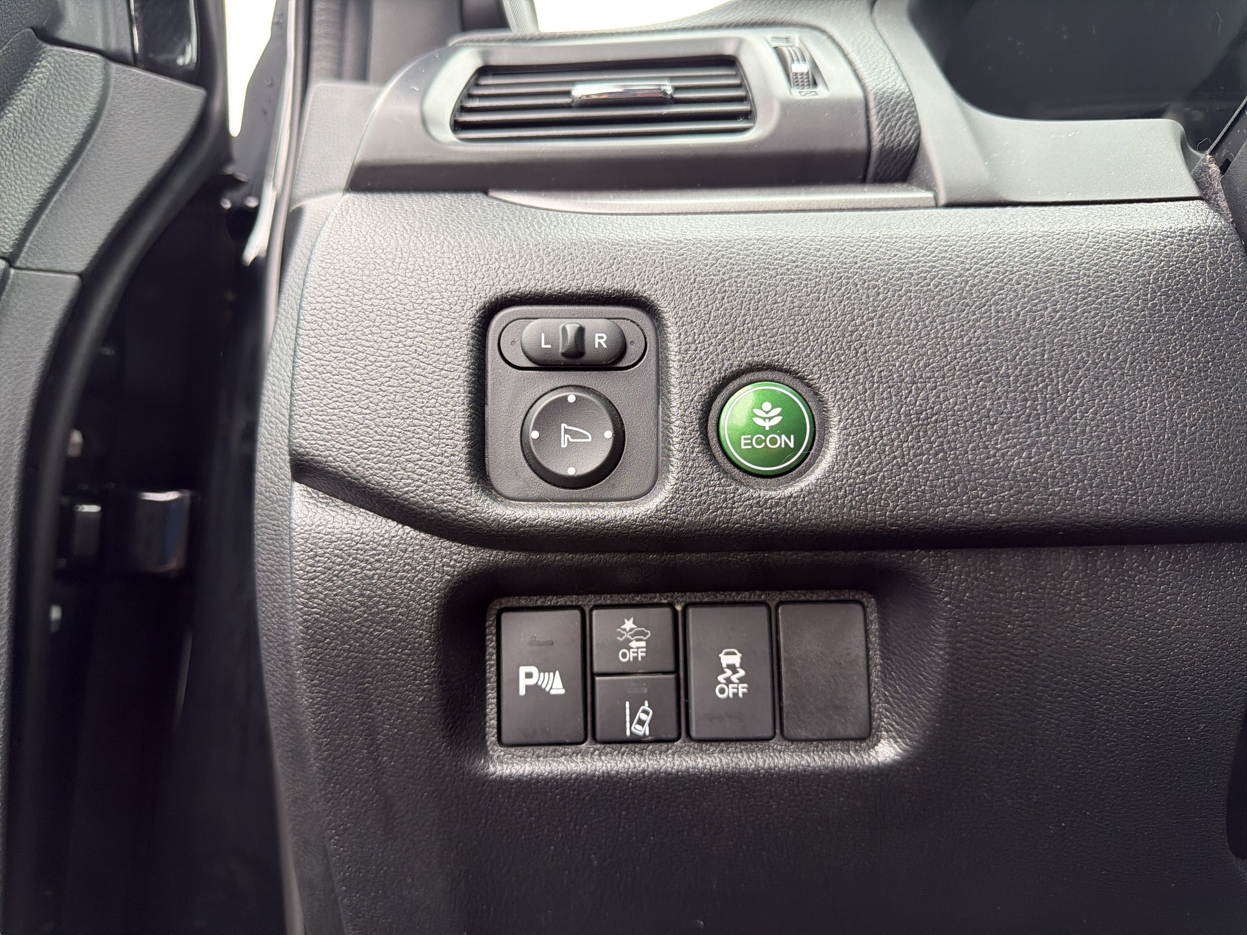 Used 2025 Honda Passport EX-L image 16