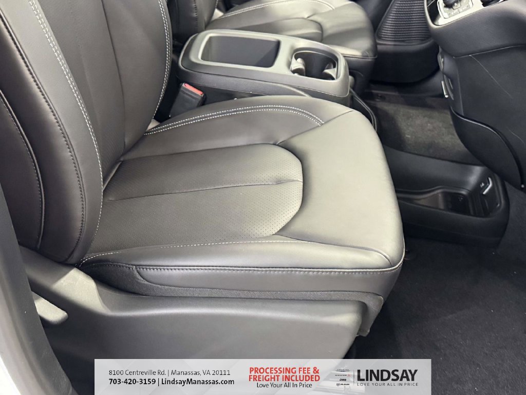 New 2026 Chrysler Pacifica Select w/ S Appearance Package FWD image 11