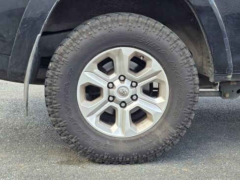 Used 2016 Toyota 4Runner SR5 RWD image 7