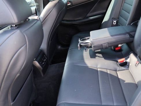 Used 2024 Lexus IS 500 RWD image 17