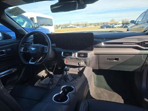 Used 2025 Ford Mustang GT Premium image 3