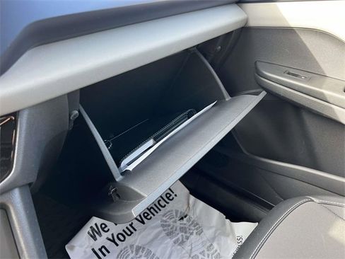 Certified 2022 Volkswagen Taos SE w/ IQ.Drive SE Package image 33