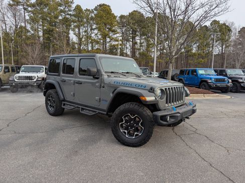 Used 2022 Jeep Wrangler Unlimited Rubicon w/ Steel Bumper Group image 3