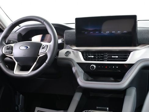 New 2025 Ford Explorer Active w/ Active Comfort Package image 8