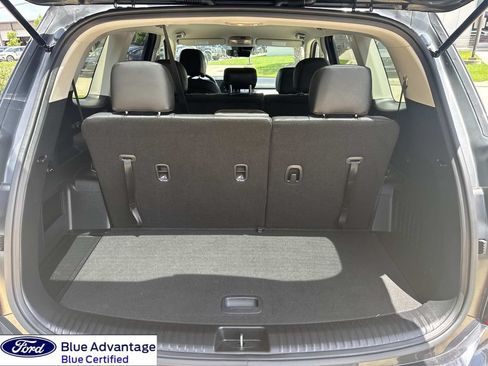 Used 2025 Kia Telluride LX FWD image 10