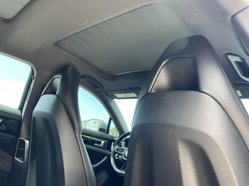 Used 2021 Porsche Panamera RWD image 10