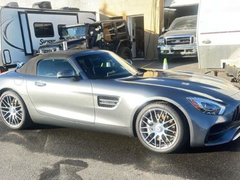 Used 2018 Mercedes-Benz AMG GT Roadster w/ Exclusive Interior Package image 1