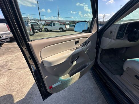 Used 2003 Chevrolet Suburban LS w/ LS Preferred Equipment Group RWD image 14