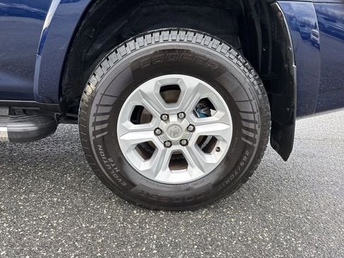 Used 2016 Toyota 4Runner SR5 Premium image 30