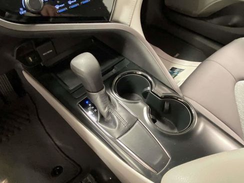 Used 2019 Toyota Camry LE image 17