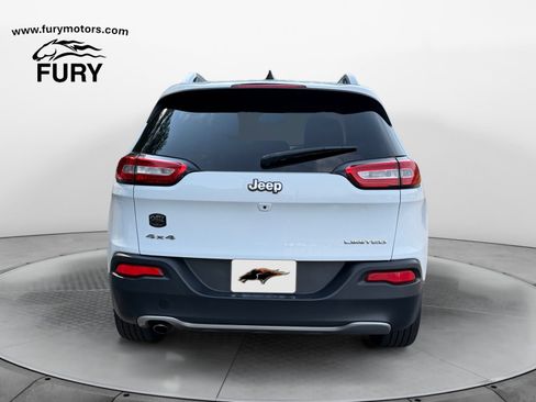 Used 2017 Jeep Cherokee Limited AWD/4WD image 5