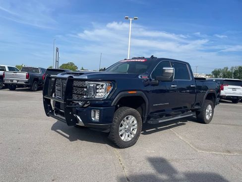 Used 2022 GMC Sierra 2500 Denali AWD/4WD image 3