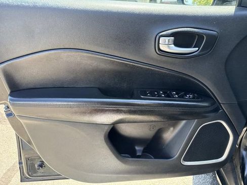 Certified 2019 Jeep Compass Latitude AWD/4WD image 17