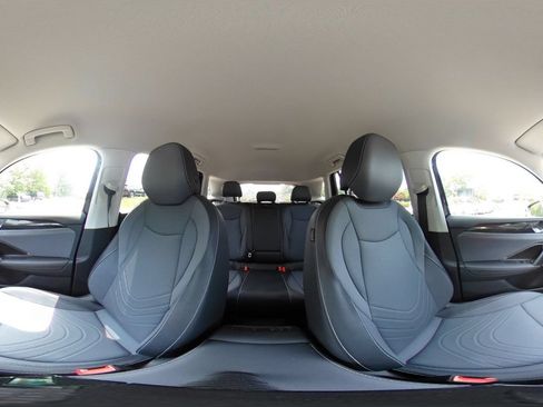 Used 2026 Volkswagen Tiguan SE FWD image 43