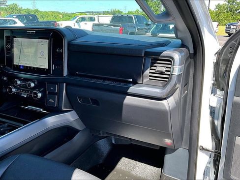 Used 2025 Ford F250 Lariat AWD/4WD image 29