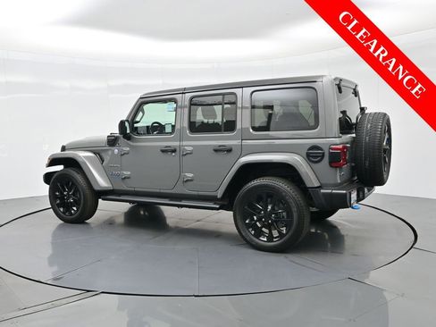 Used 2023 Jeep Wrangler Unlimited Sahara w/ Cold Weather Group image 9