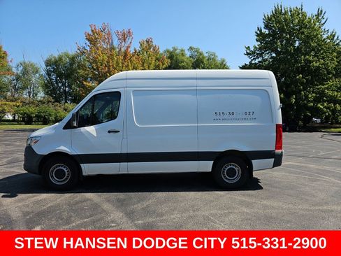 Used 2021 Mercedes-Benz Sprinter 2500 image 1