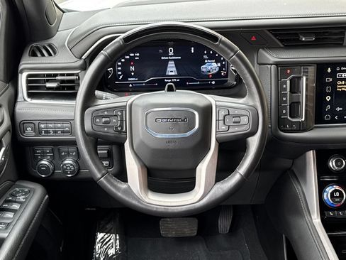 Used 2024 GMC Yukon XL Denali w/ Advanced Technology Package AWD/4WD image 15