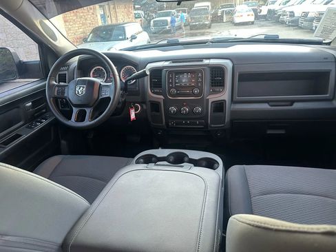 Used 2018 RAM 2500 Tradesman w/ Chrome Appearance Group image 8