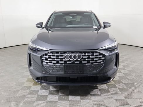 Used 2025 Audi Q5 Premium w/ Premium Plus AWD/4WD image 2