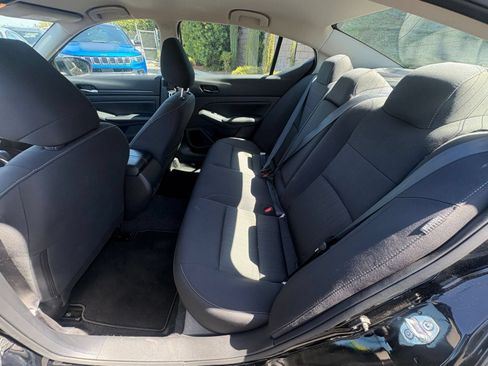 Used 2025 Nissan Altima 2.5 SV FWD image 25