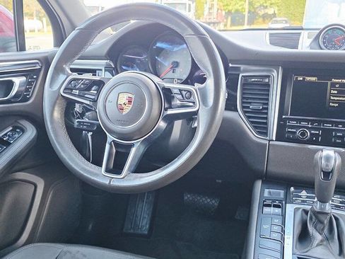 Used 2016 Porsche Macan S image 18