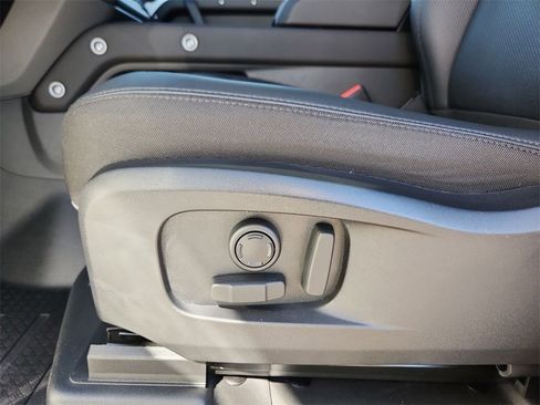 Used 2025 Land Rover Defender 110 S image 11