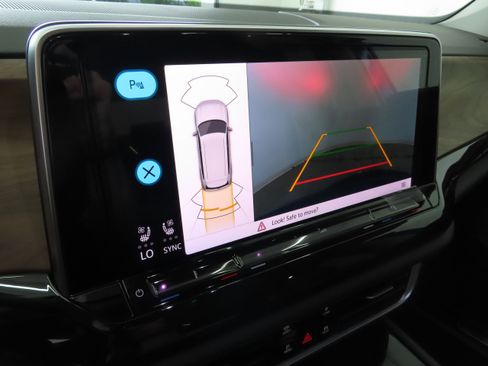 New 2025 Volkswagen Atlas SE image 19