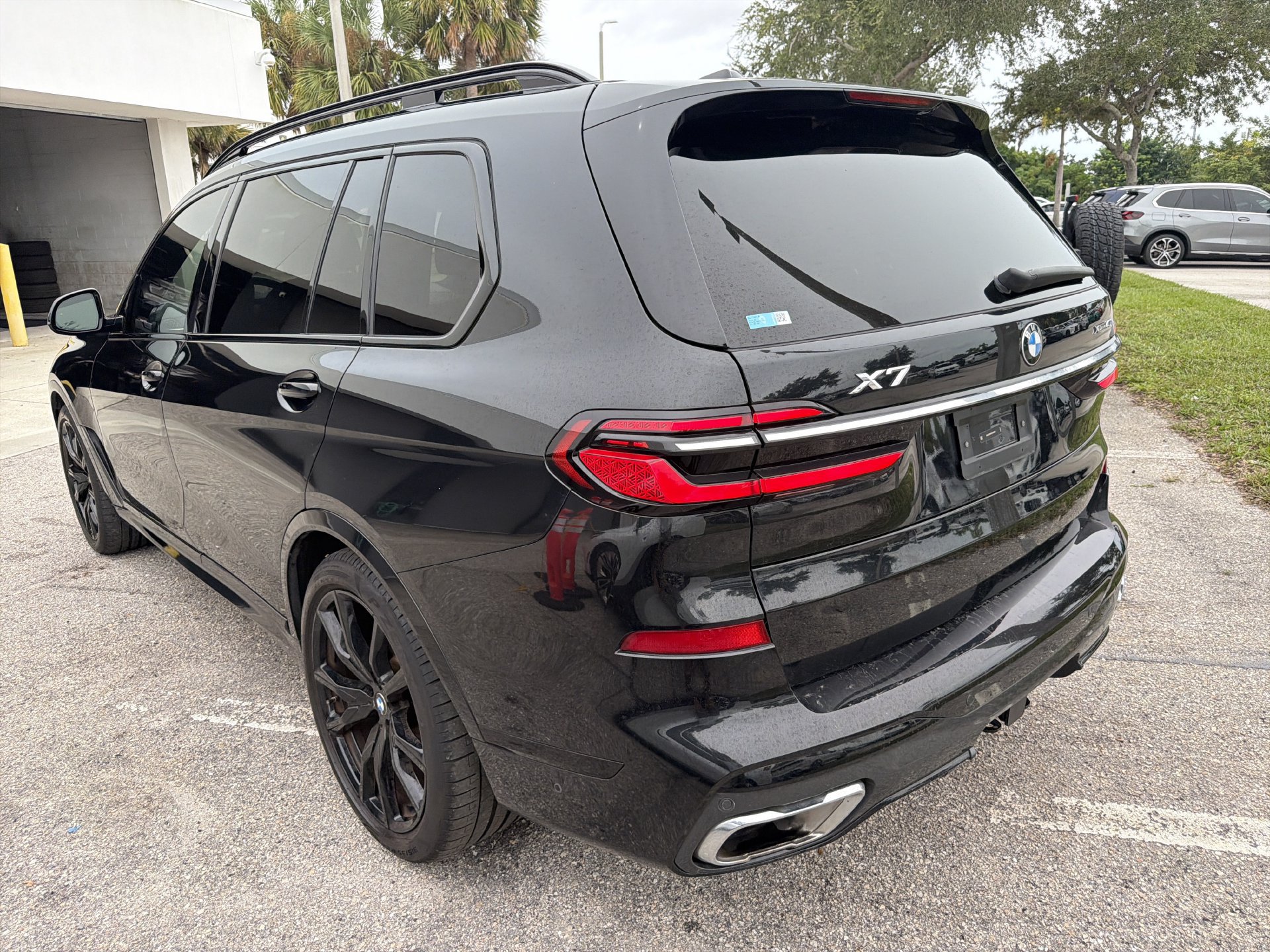 Used 2024 BMW X7 xDrive40i w/ Executive Package AWD/4WD image 6