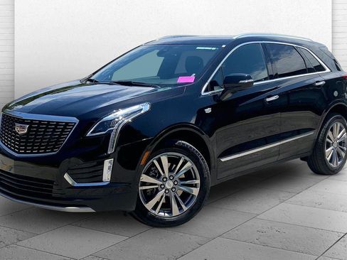 Certified 2025 Cadillac XT5 Premium Luxury AWD/4WD image 13
