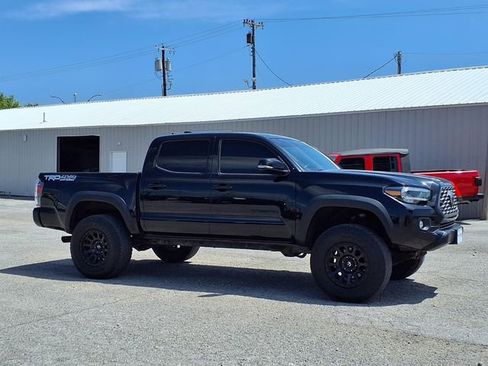 Used 2020 Toyota Tacoma TRD Off-Road w/ TRD Premium Off Road Package AWD/4WD image 22