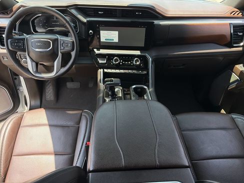 Used 2024 GMC Sierra 1500 Denali w/ Technology Package AWD/4WD image 21