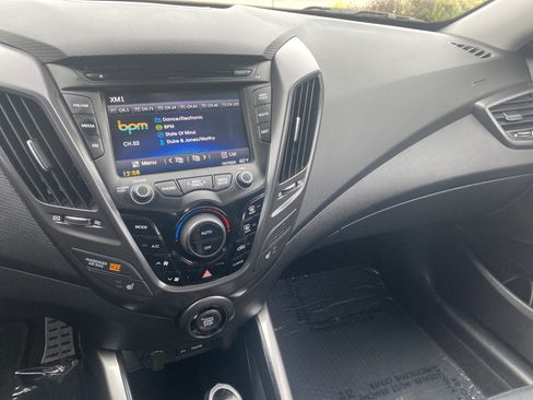 Used 2015 Hyundai Veloster Turbo w/ Option Group 04 image 13