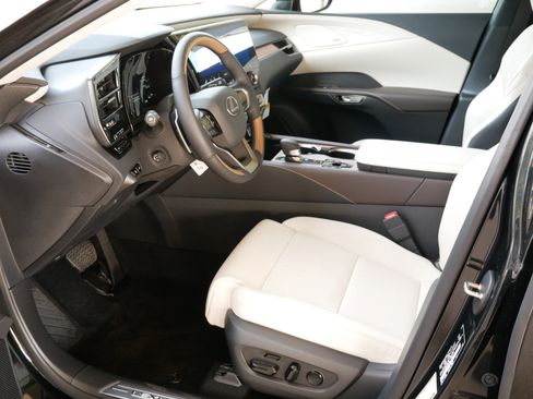 New 2026 Lexus RX 450h AWD image 4