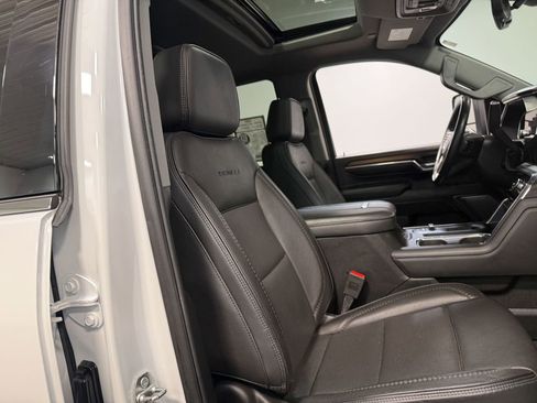 Used 2024 GMC Sierra 3500 Denali w/ Denali Reserve Package image 64
