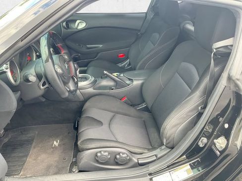 Used 2015 Nissan 370Z Coupe RWD image 11