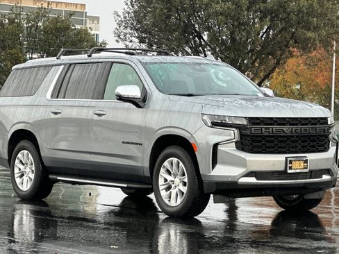 Certified 2023 Chevrolet Suburban Premier image 2
