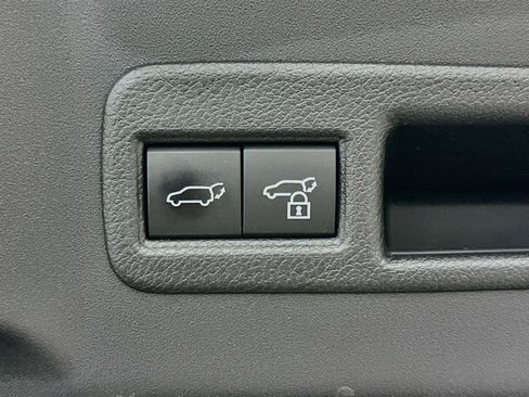 Used 2023 Subaru Solterra AWD image 31