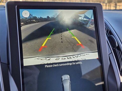 Used 2024 Ford Edge SEL image 25